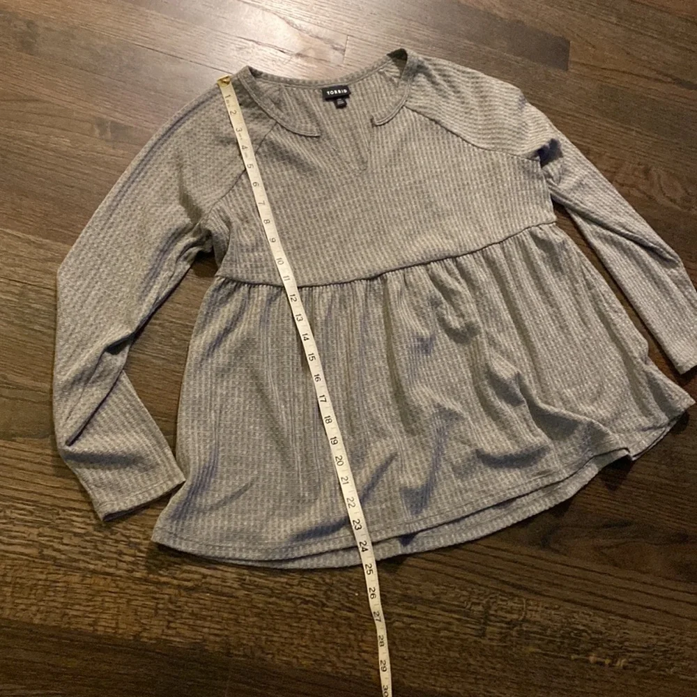 Torrid Waffle Knit Babydoll Long Sleeve T Shirt 00 00X EUC Gray